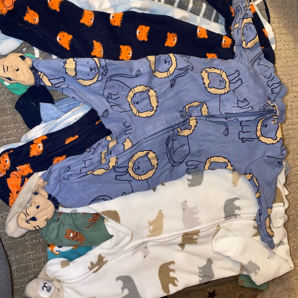 Nine 0-3 month sleepers boys
